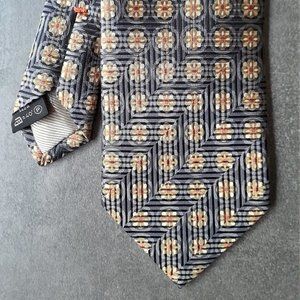 Authentic Ermenegildo Zegna Tie. 100% Silk. Made in ITALY.